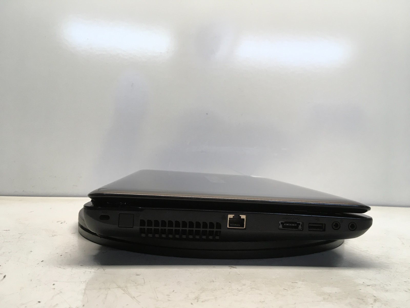 Toshiba Satellite L645D-S4037 AMD Phenom II P820 4 GB NO HDD/Battery