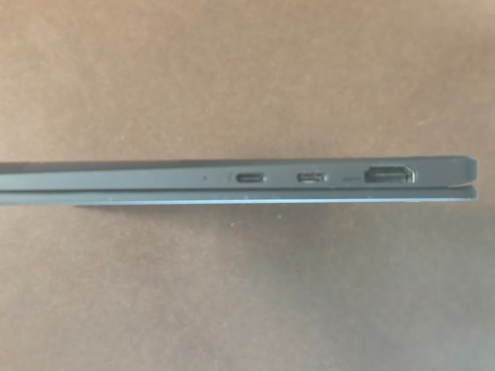 Samsung Galaxy Book2 13.3″ – AMOLED – Core i5-1235U 8GB RAM 256GB SSD Touch