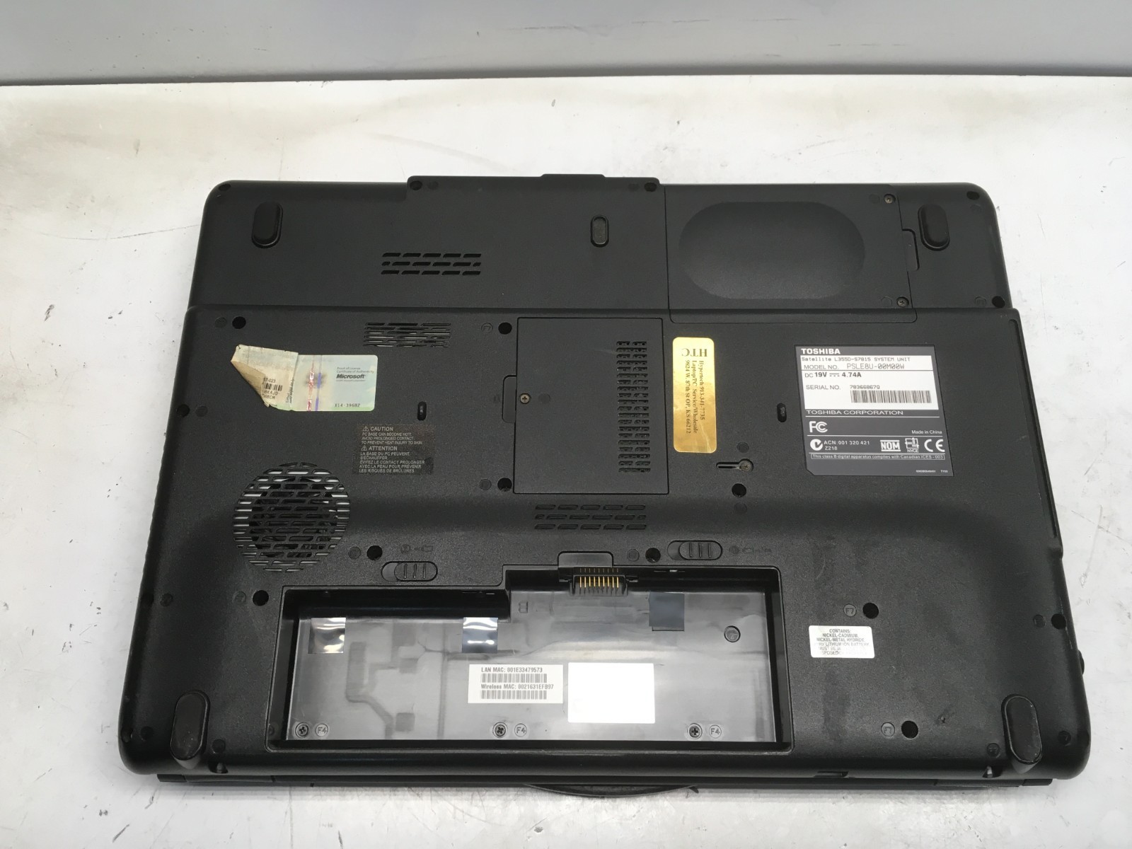 Toshiba Satellite L355D-S7815 AMD Athlon X2 Dual-Core QL-60 1.9GHZ 3 GB NO HDD