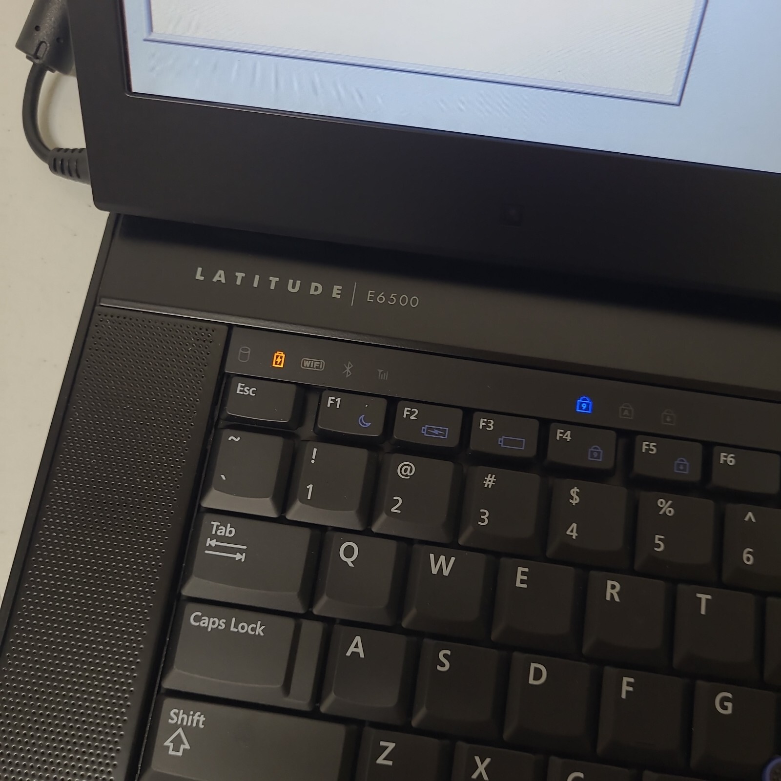 Dell Latitude E6500 Laptop P8400 2.26GHz 160GB HDD NO OS AS IS READ 15.3″ Wi-Fi
