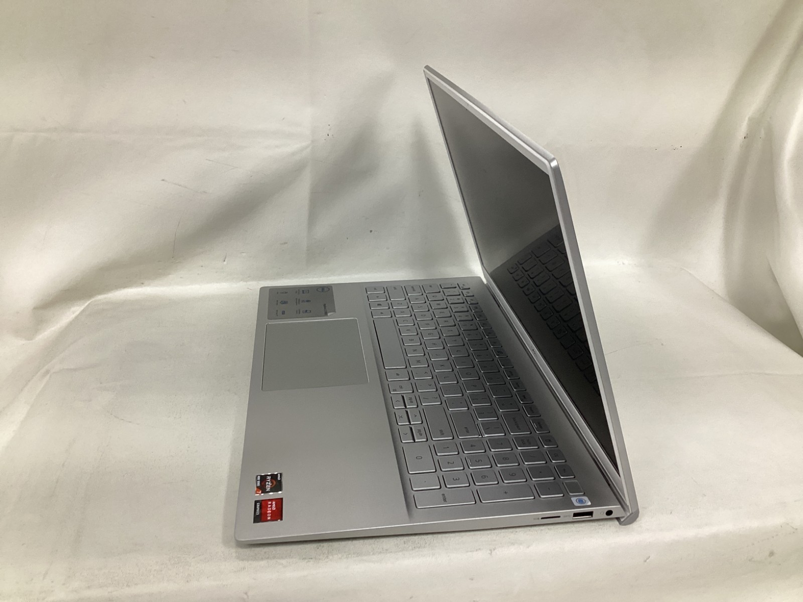 DELL Inspiron 15 5505 15.6″ FHD Laptop AMD Ryzen 7 4700U 16GB RAM 512GB SSD