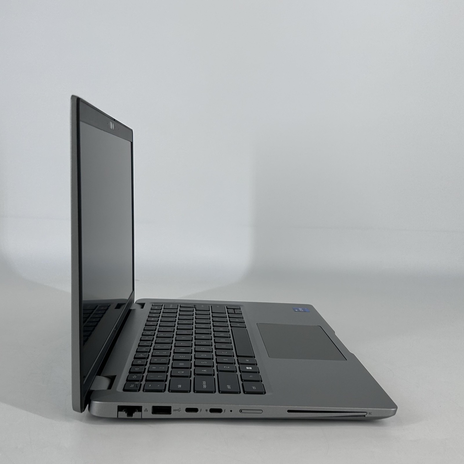 Dell Latitude 5440 14 Gray FHD 1.7 GHz i7-1355U 16GB RAM 512GB SSD Good