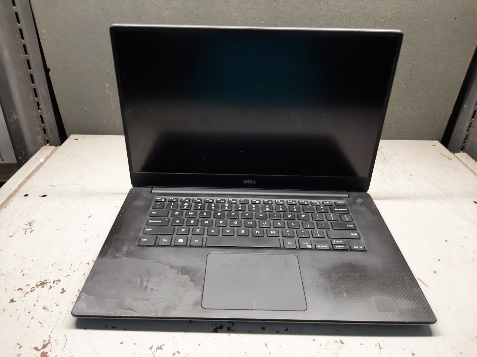 Dell Precision 5520 15.6″ i7-7820HQ 8GB RAM No SSD No OS