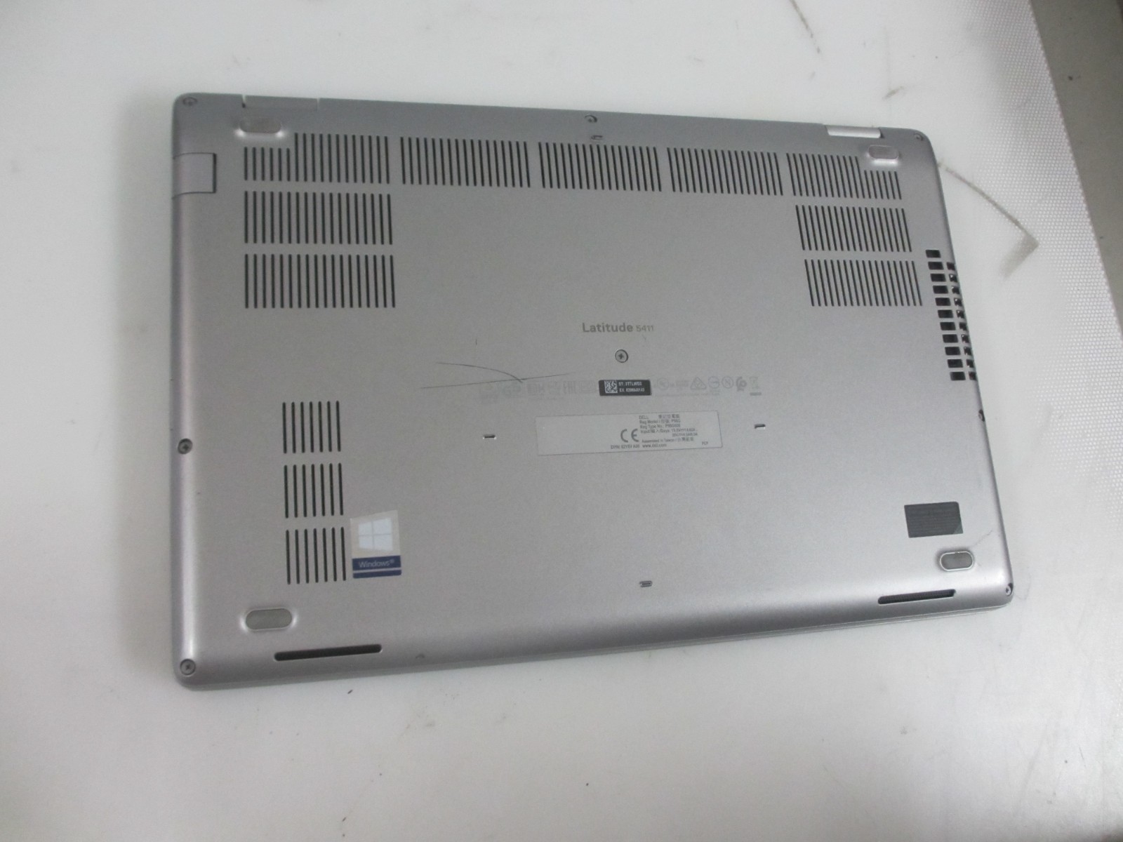 Dell Latitude 5411 14″ i5-10400H 2.6GHz 16GB/240GB M2 SSD NOOS Laptop + AC