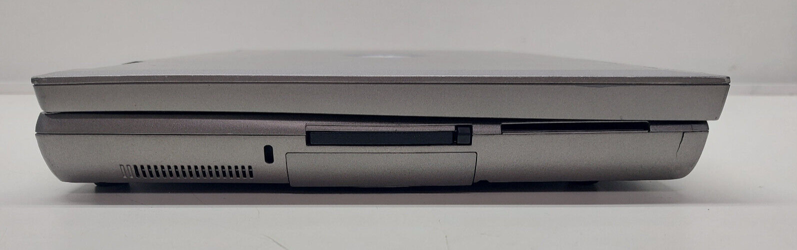 Vintage-Dell Latitude D810 Pentium M 1.73 GHz 512MB RAM 40GB HDD Windows XP Pro