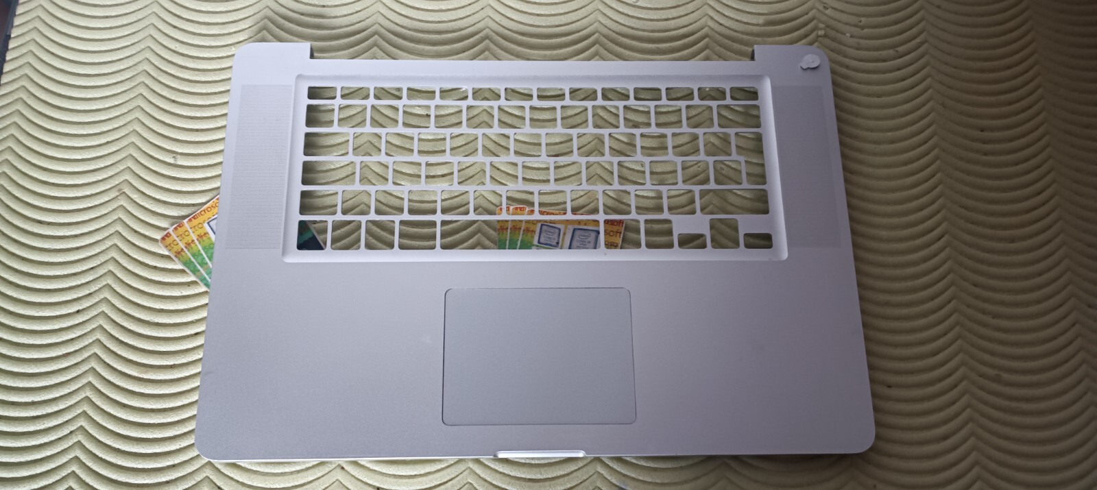 Apple MacBook Pro 15″ a1286, 2011 Wristrest Touchpad Without Keyboard