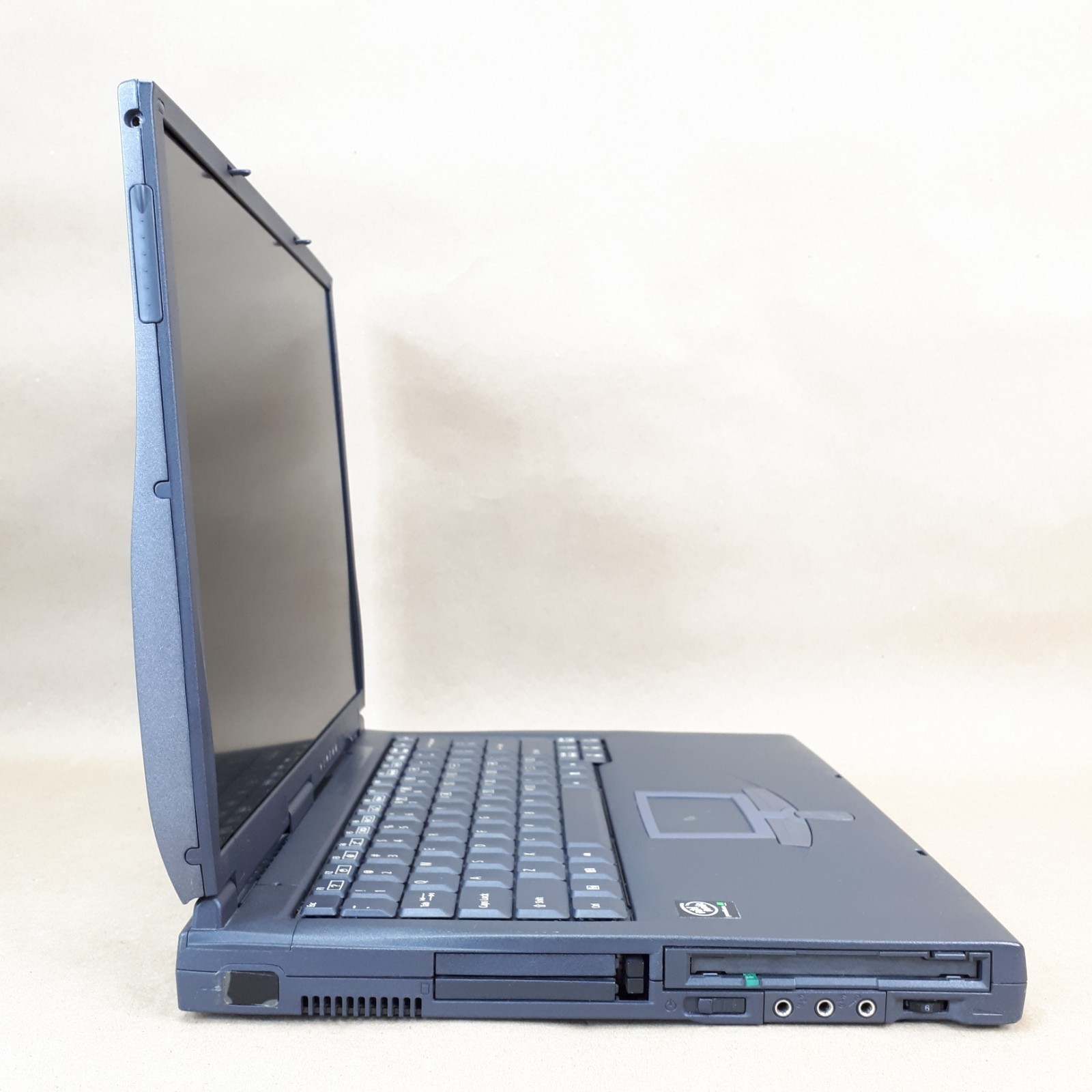 Vintage Acer TravelMate 737TLV 15” Laptop Pentium III 256MB RAM Boot/BIOS No HDD
