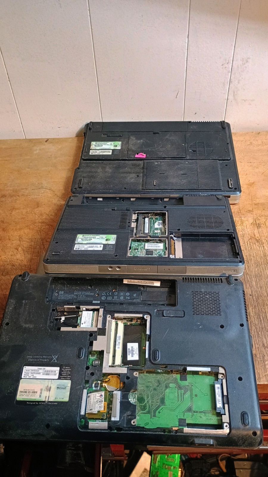 Lot Of 4 Old Vintage Compaq Hp Laptop For Parts Rebuild As Is Broken