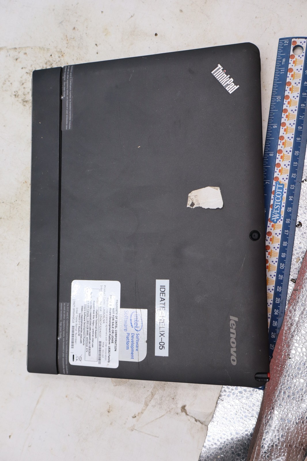 Lenovo ThinkPad windows 8, 2013, unknown specs. for parts. no returns.