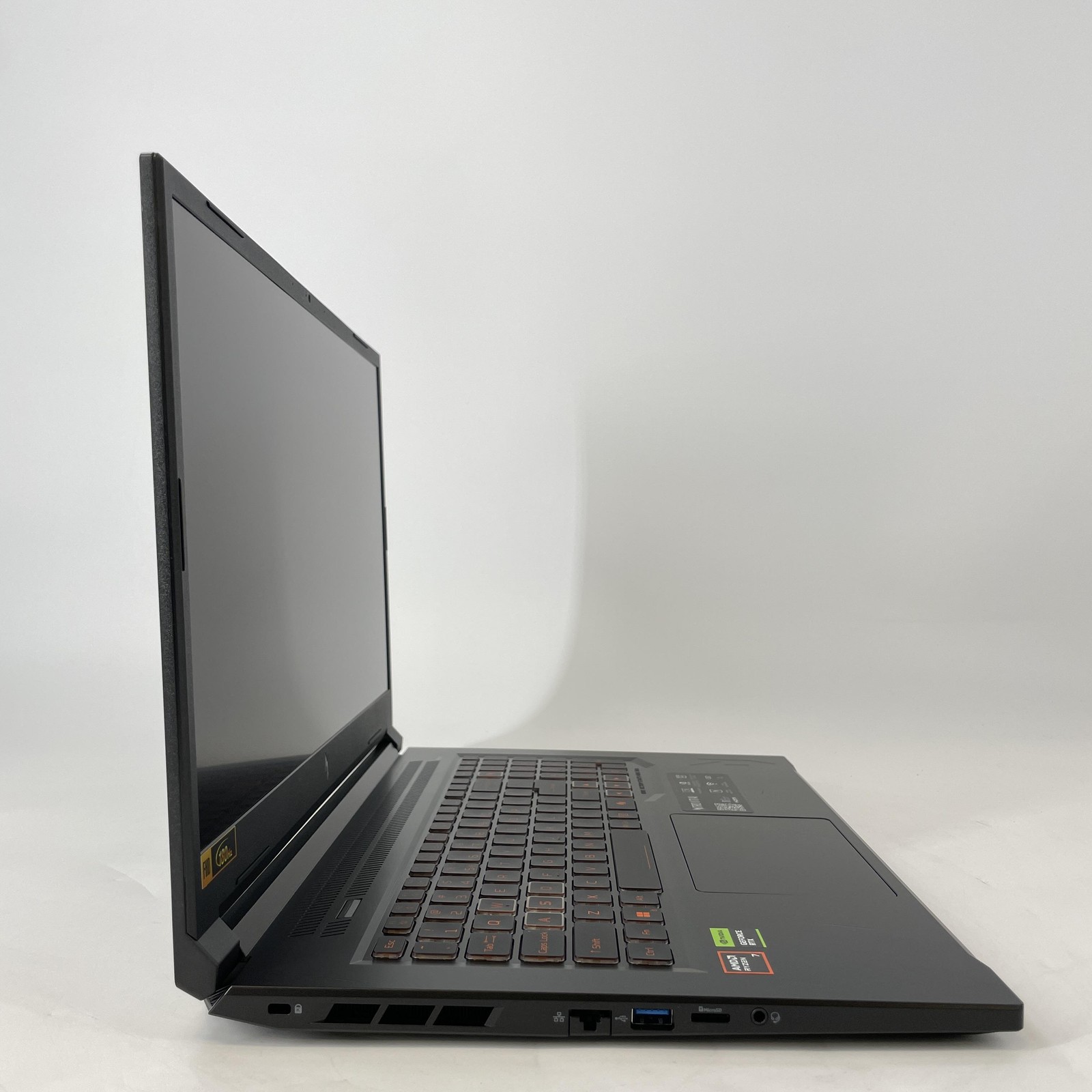 Acer Nitro V 17 AI 180Hz FHD 3.8 GHz Ryzen 7 260 16GB 1TB SSD RTX 5060 Excellent