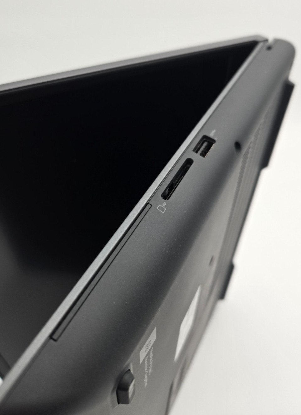 Lenovo ThinkPad P16 Gen 1 16″ I7-12800HX 4.8GHz 16GB RAM 512GB SSD RTX A1000