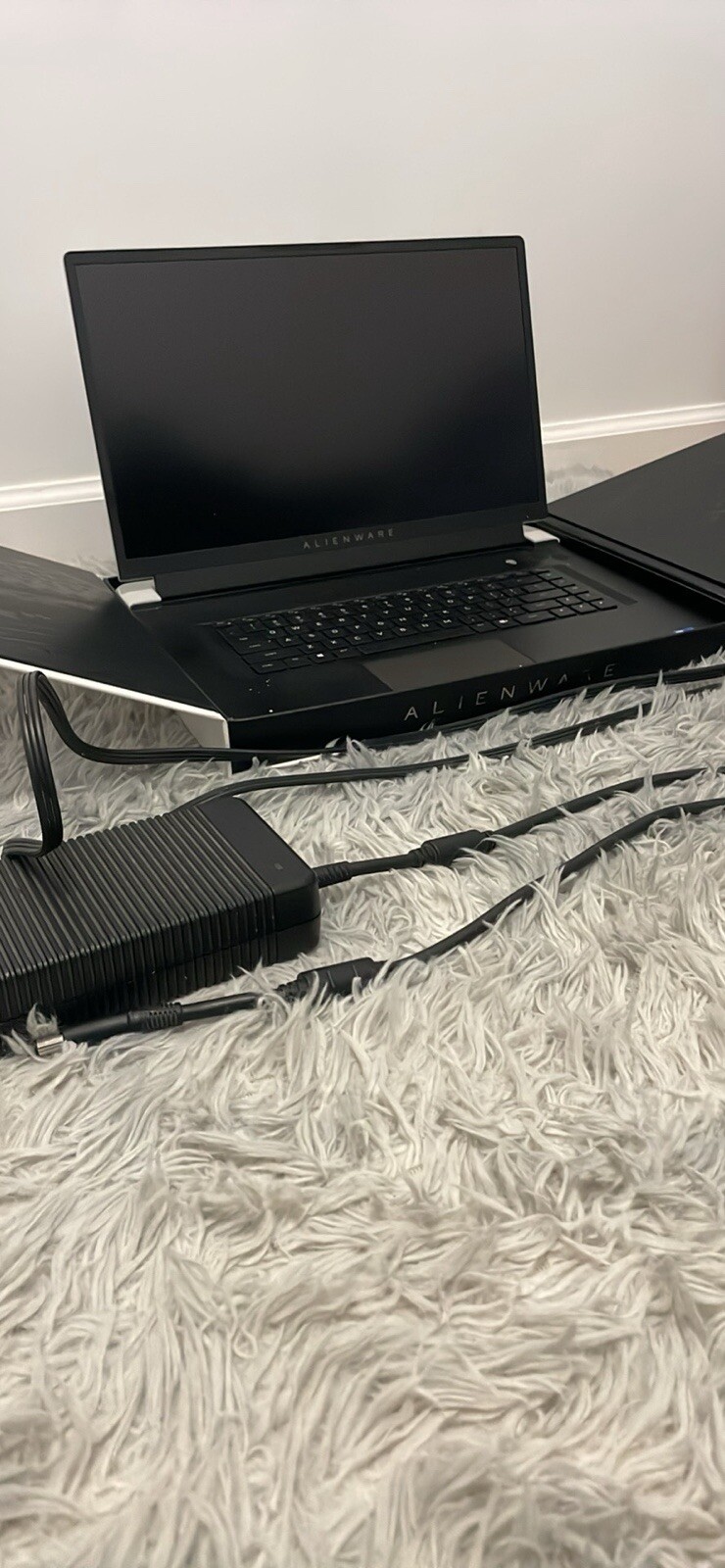 Alienware Gaming Laptop. Condition Used, Intel Core I7 With A 4060 Any Offers?