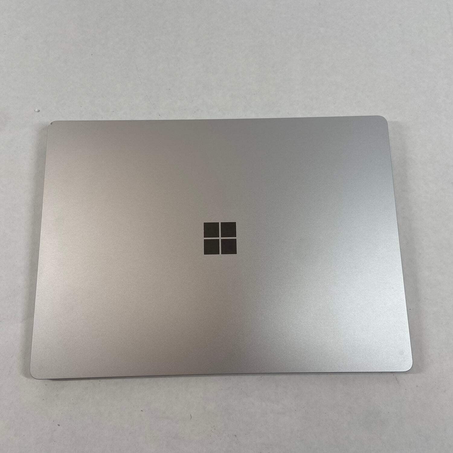 Microsoft Surface Laptop 4 1950 13.5″ i5-1135G7 2.4GHz 512GB SSD