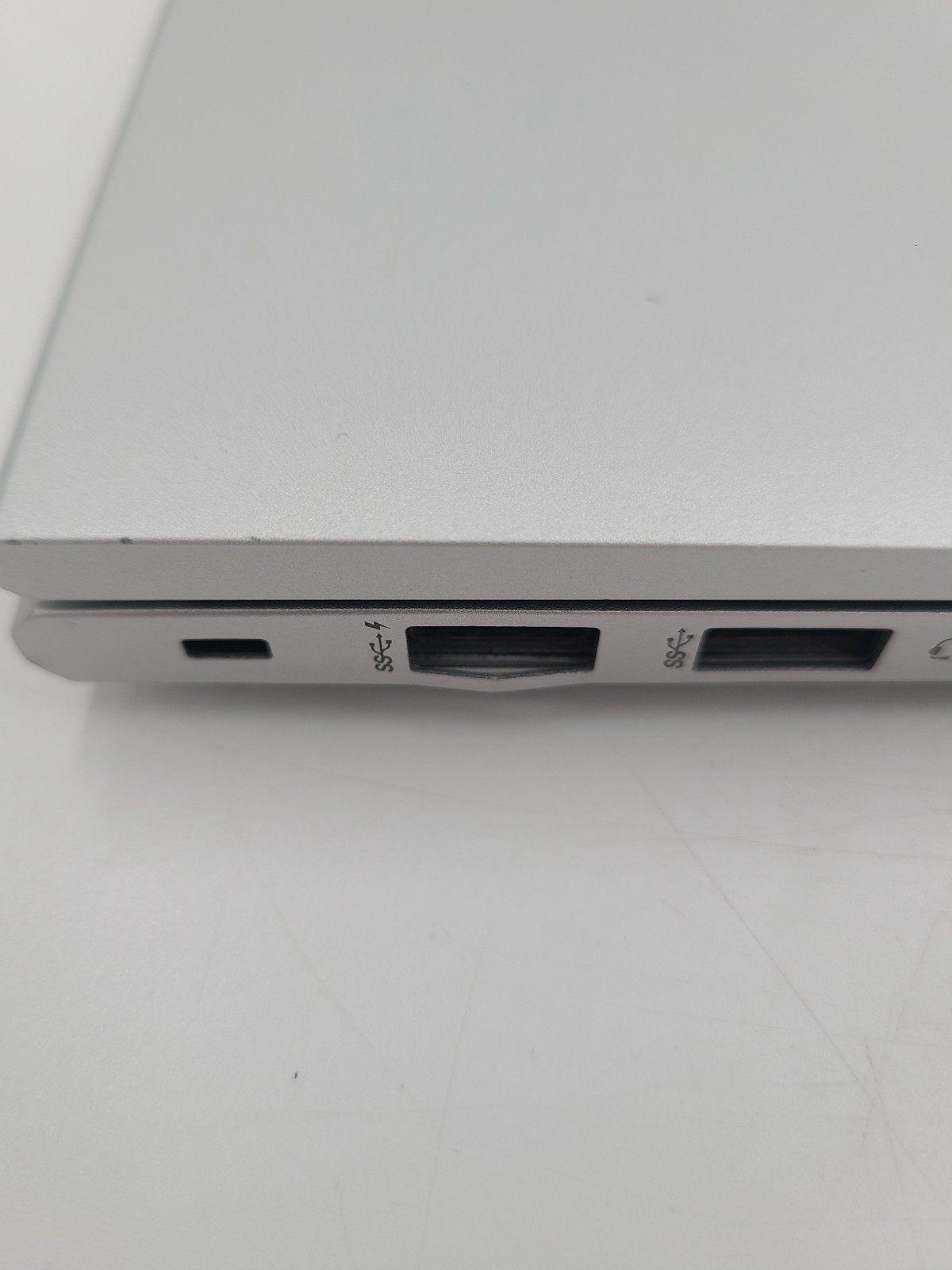 HP EliteBook 840 G8 i7-1165G7 2.80GHz 16GB Ram 256GB SSD Win 11 Pro