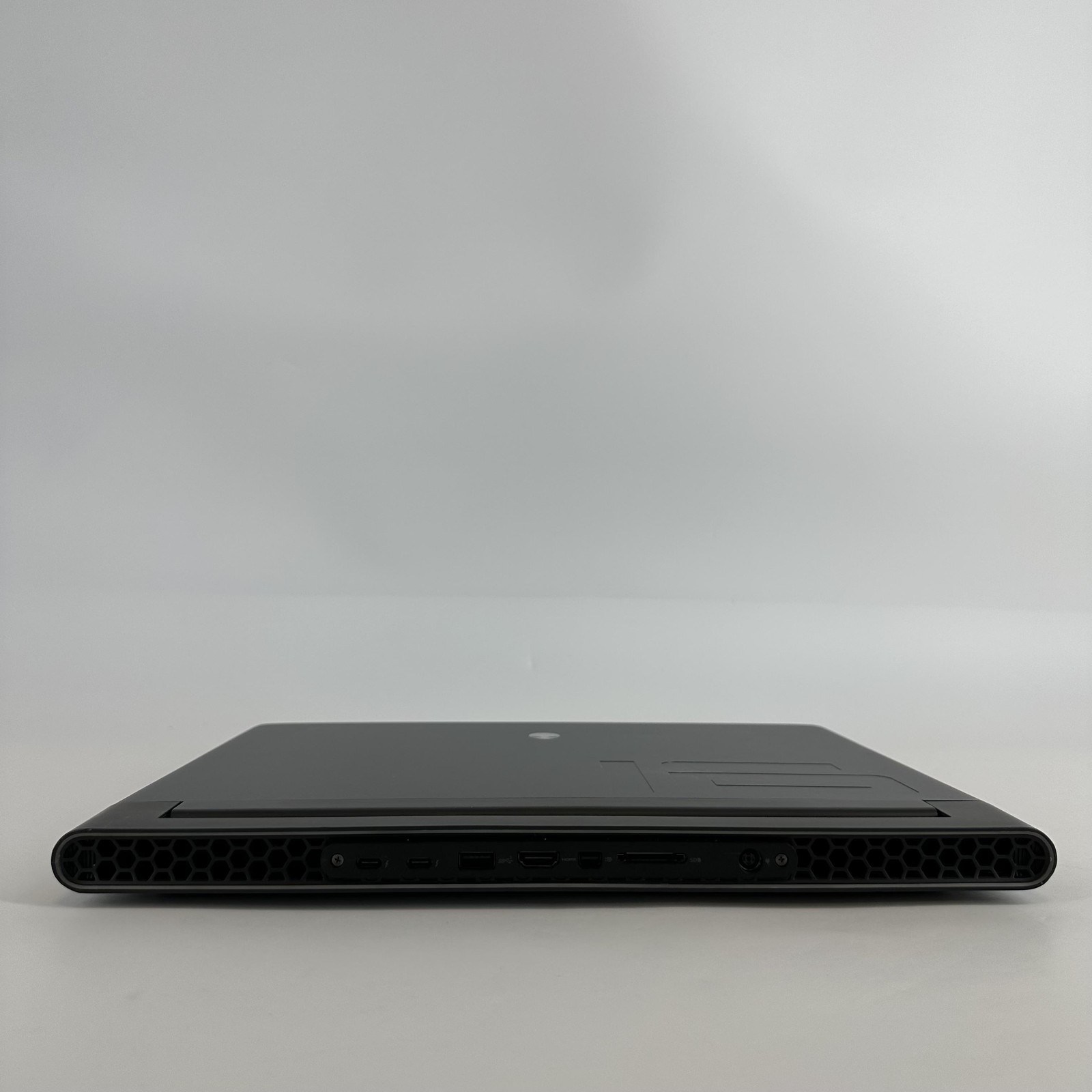 Dell Alienware M16 R1 165Hz QHD+ 2.1 GHz i7-13700HX 16GB 1TB SSD RTX 4070 Good
