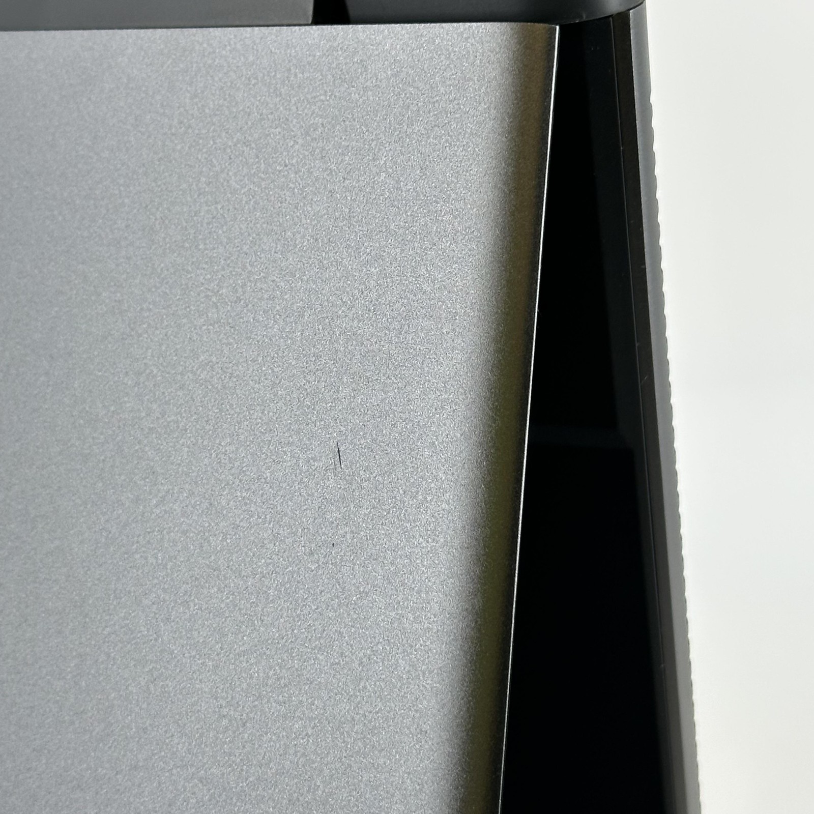Dell Alienware M16 R1 165Hz QHD+ 2.1 GHz i7-13700HX 16GB 1TB SSD RTX 4070 Good
