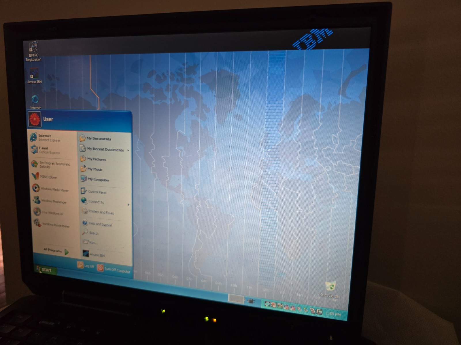 Vintage IBM ThinkPad R40 Windows XP Pro Factory Restore Pentium M Working