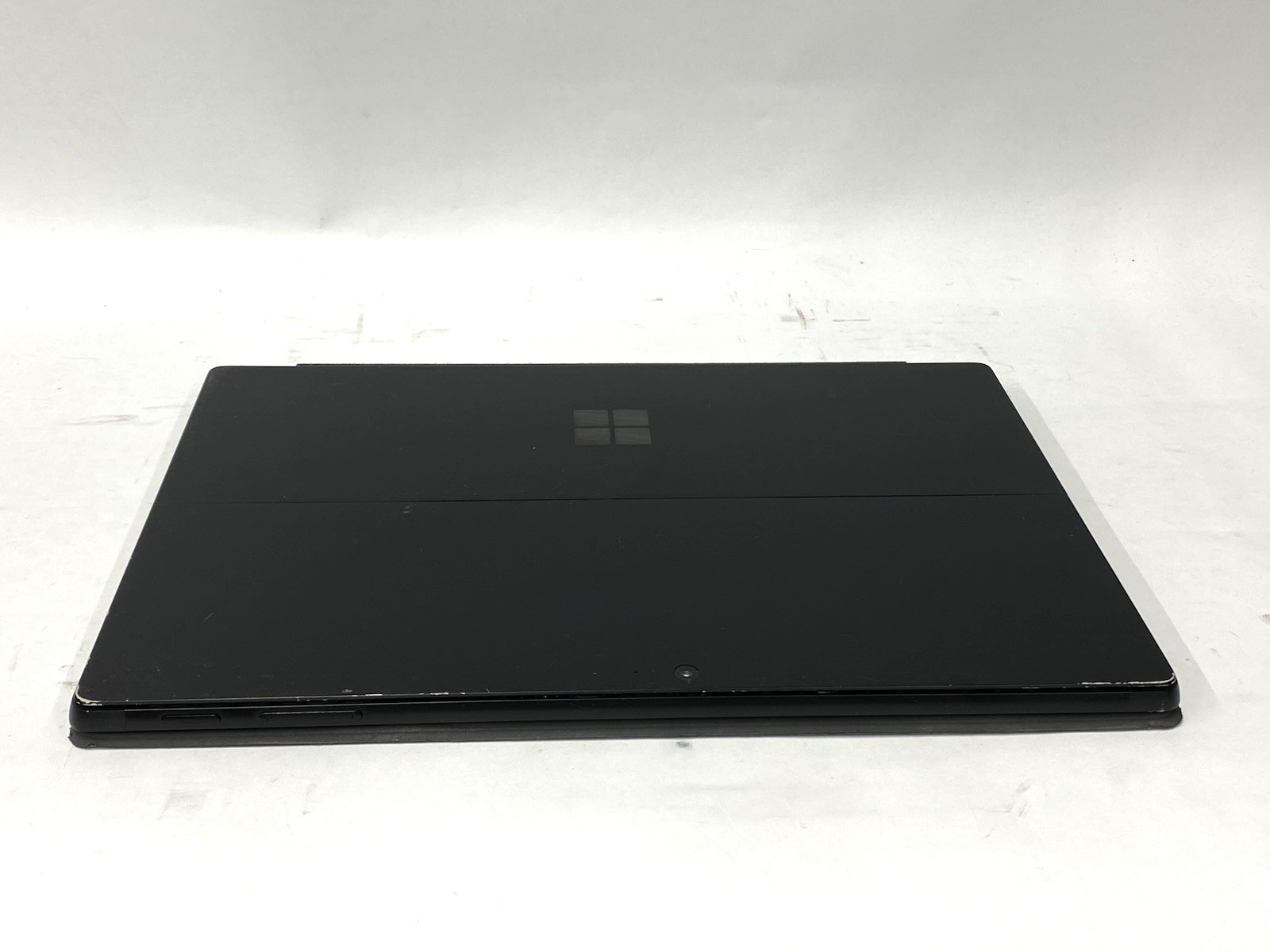 Microsoft Surface Pro 6 – Grade B – Touch – i5-8250U – 8GB – 256SSD – W11P