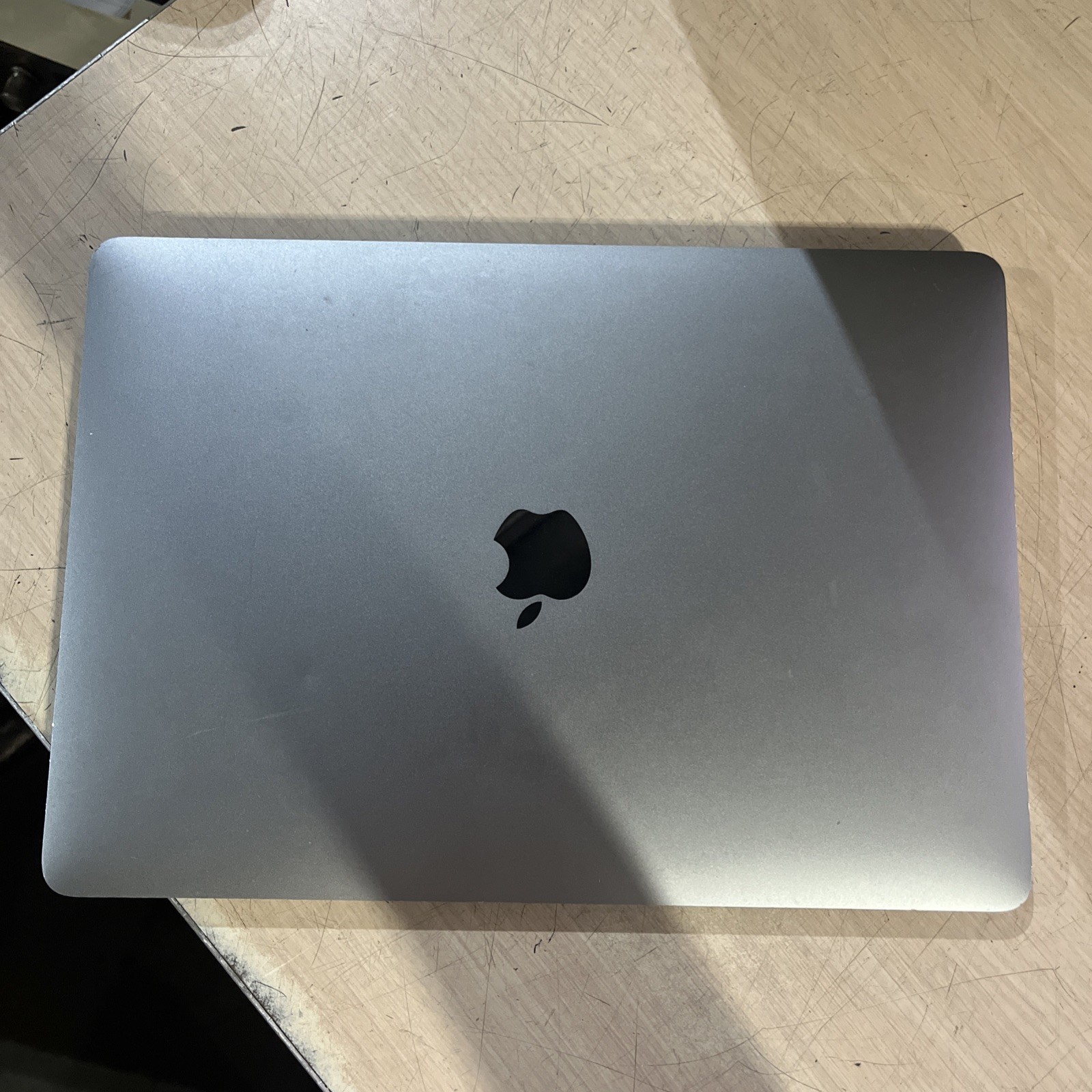 APPLE MACBOOK AIR 13″ SCISSOR, 2020 COORE I3-1000NG4 1.1GHZ 8GB RAM 256SSD