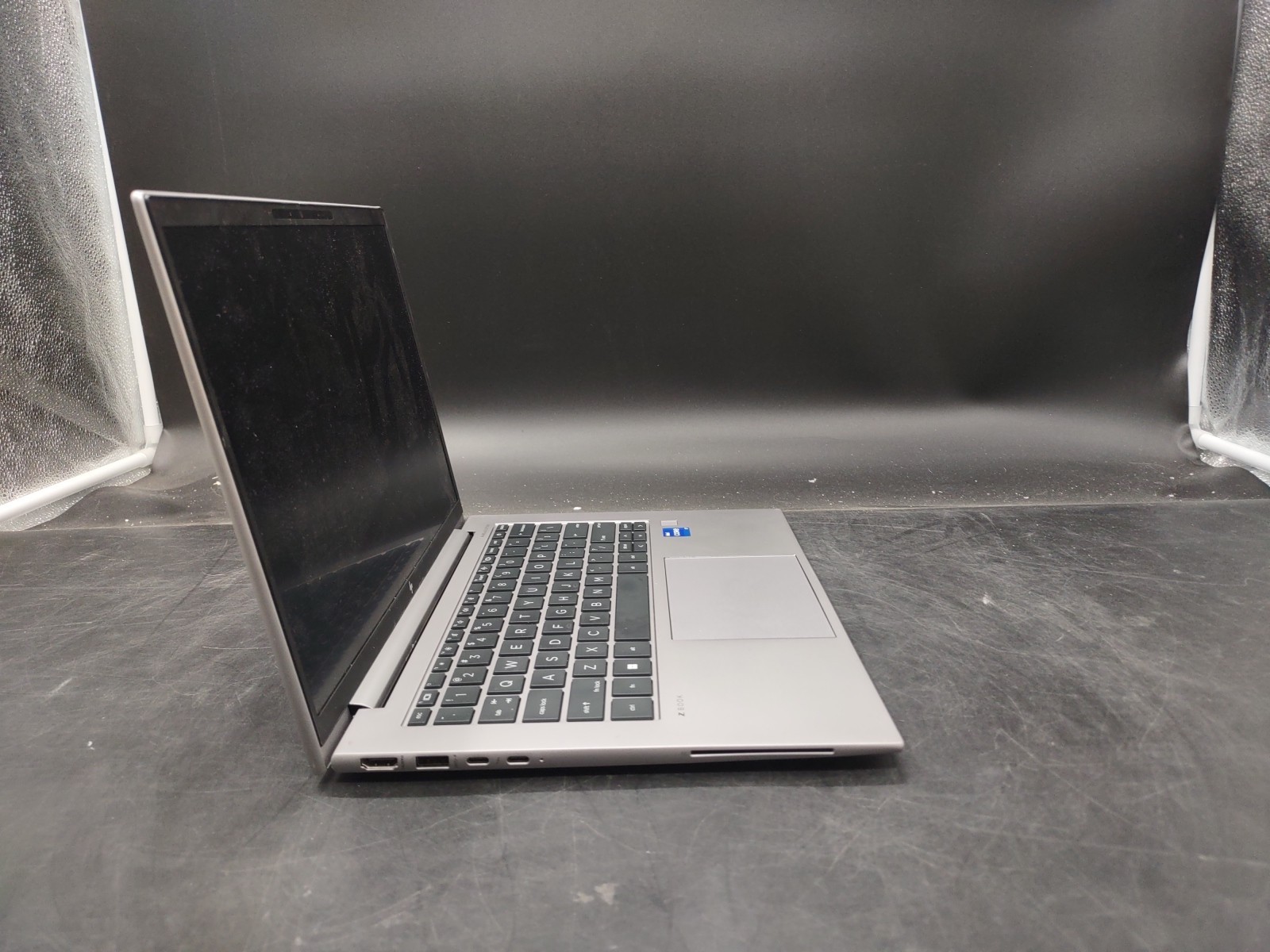 HP Zbook Firefly 14″ G10 i7 1355U 16GB RAM 512GB NVME NO OS
