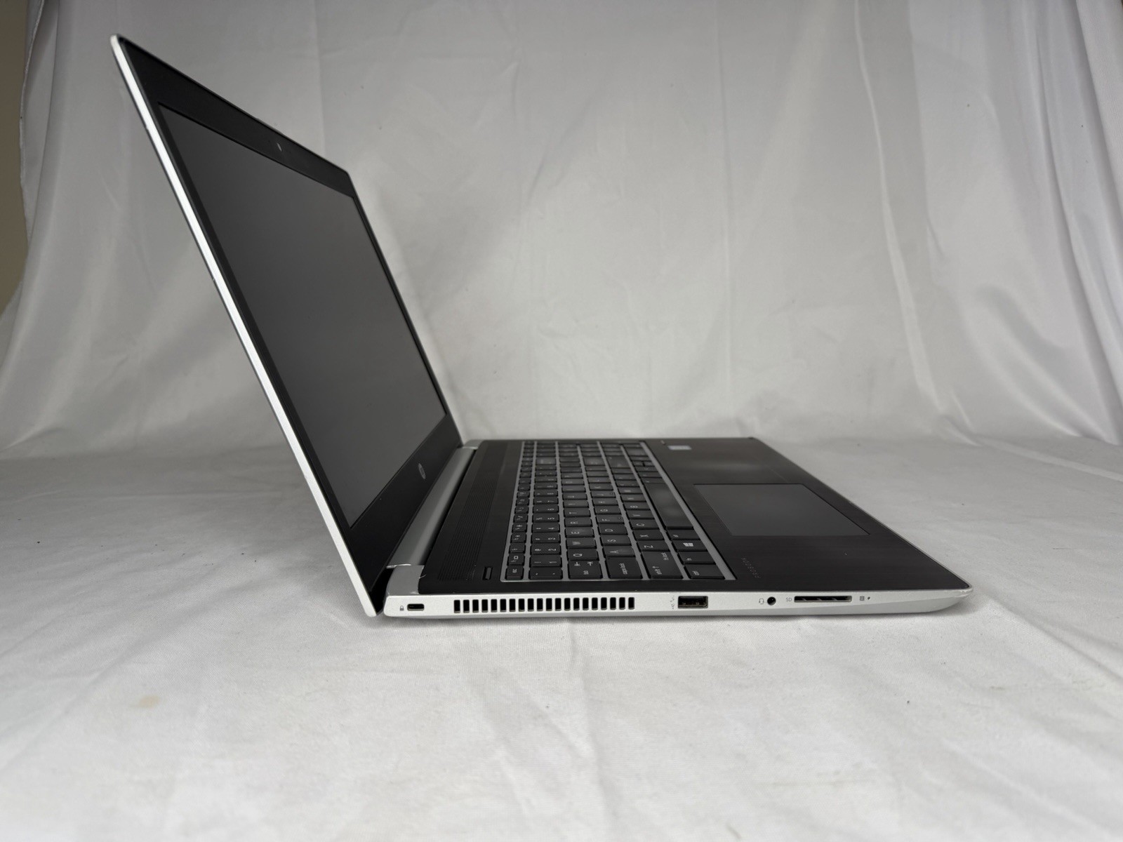 HP ProBook 450 G5 15.6” (i5-8250U, 1.6 GHz, 16GB RAM, 256GB NVMe SSD) Win11Pro