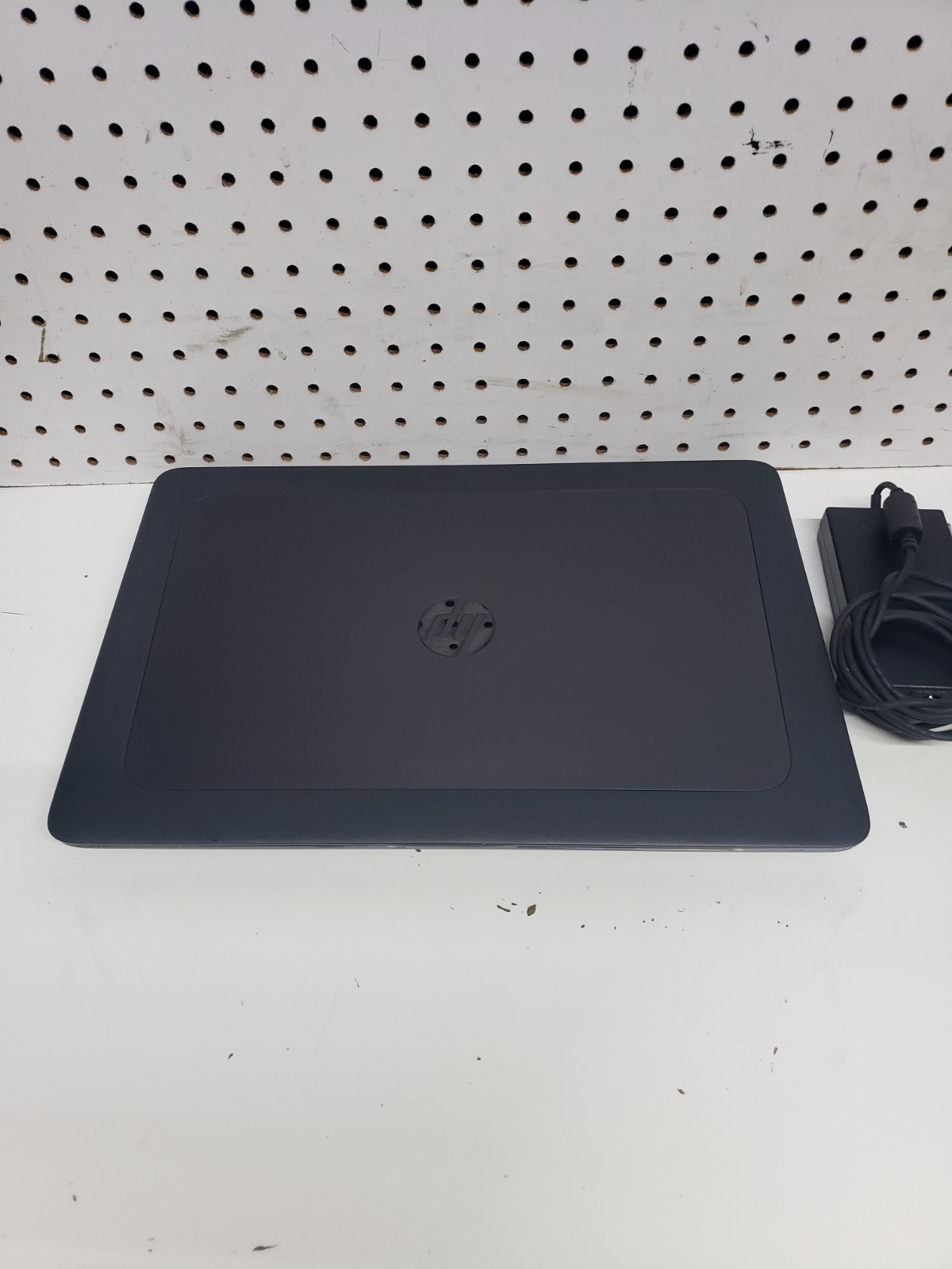 HP ZBook 15 G4 15″ FHD I7-7820HQ 2.60 512GB SSD, 16GB W11P Quadro M2200 Webcam