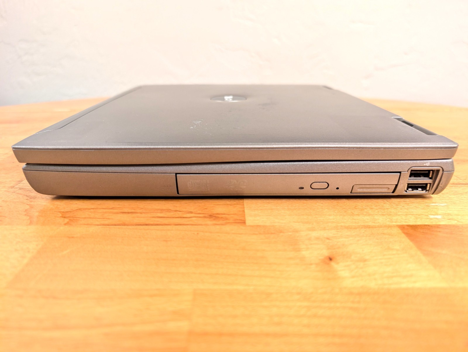 Dell Latitude D610 Laptop W/ Windows XP Professional SP3 – WiFi, DVD – Complete!