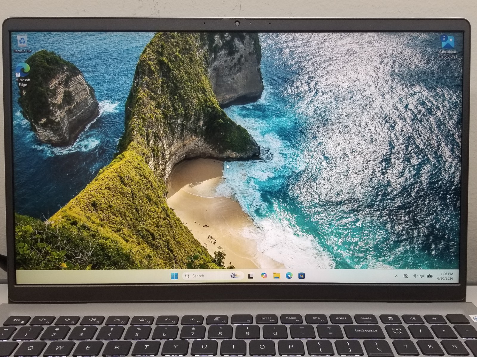 Dell Vostro 3530 15.6″ FHD i5-1335U 3.4GHz 8GB RAM 256GB NVMe Win 11 Pro WiFi BT