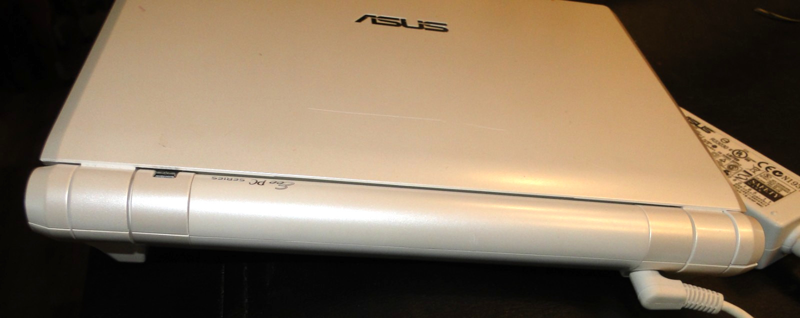 Asus Eee PC 900 Laptop Intel 512MB Ram Asus Operating OS W OEM GOOD BATTERY & AC