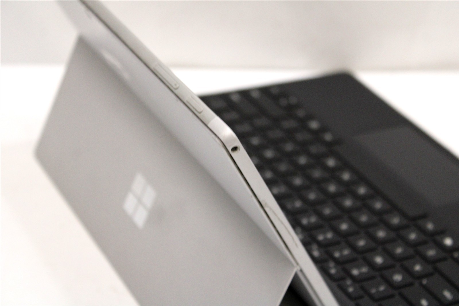 Microsoft Surface Pro 7 i5-1035G4 8GB RAM 128GB SSD 12.3″ Windows 11 Home