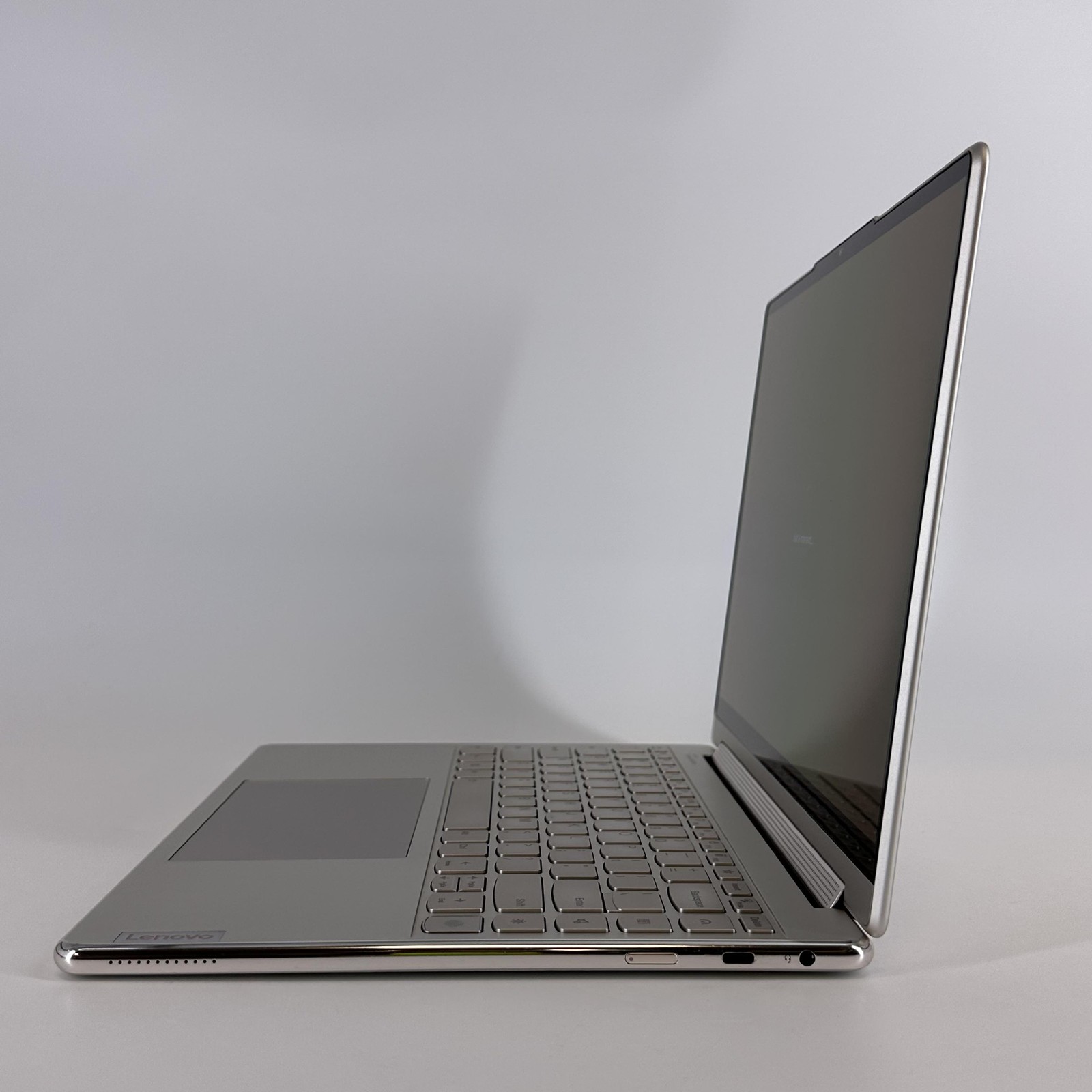Lenovo Yoga 9i 14 Gold QHD+ TOUCH 2.1 GHz i7-1260P 16GB 512GB SSD Very Good
