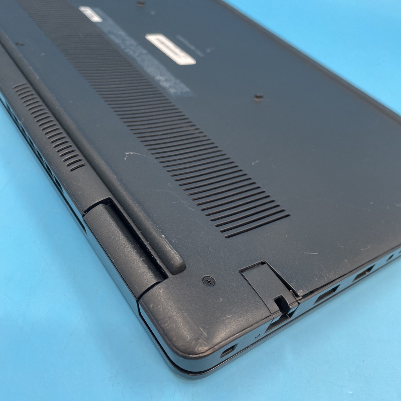 Dell Latitude 3520 | i5-1135G7 | 8GB RAM | 256GB SSD | NO OS | 67% BATT