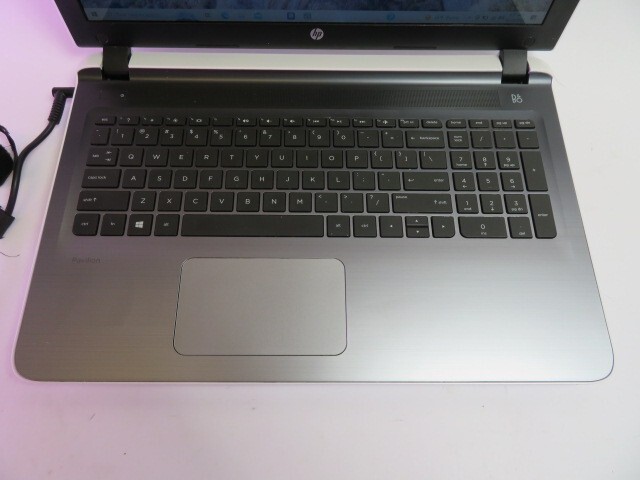 HP PAVILION 15Z-AB100, AMD A8-7410, 8GB, 1TB HDD, WEBCAM, WIN 10, BAD BATTERY