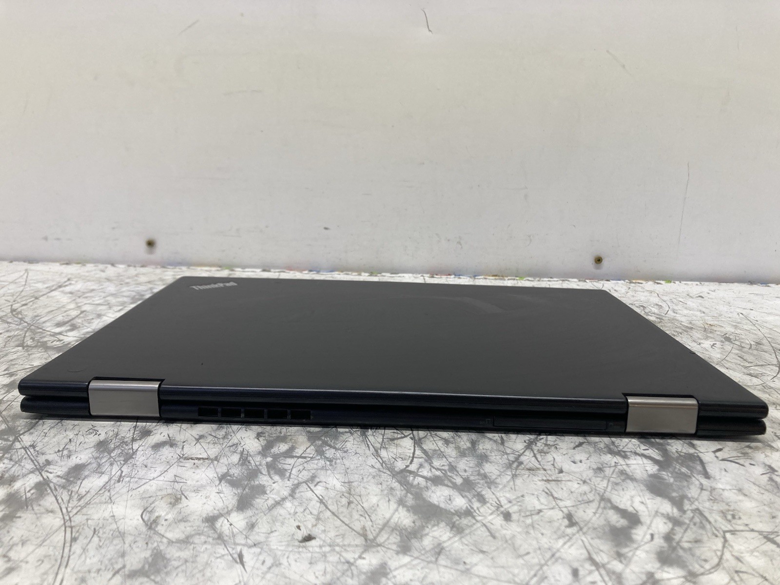 Lenovo ThinkPad X1 Yoga i7-6600U 2.60GHz 16GB No HDD Boots BIOS *CRACKED SCREEN