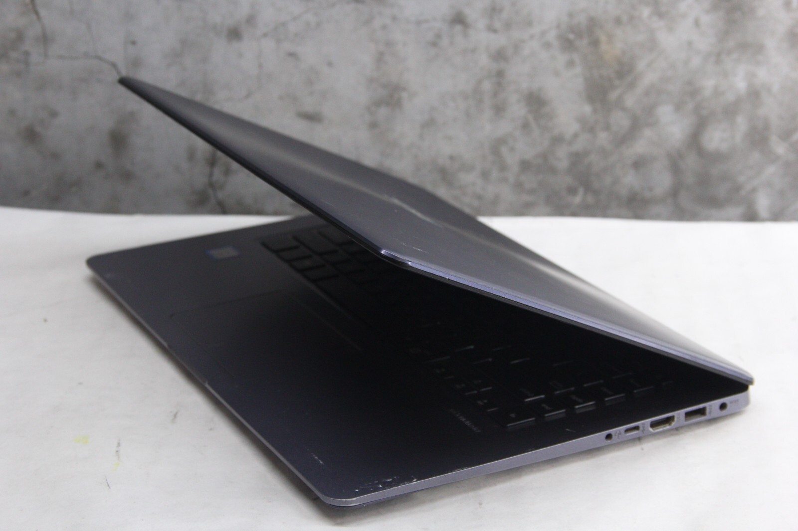 Asus F510U | AS-IS for Parts, No Chrg, Pwr, POST, LCD Blemishes, No Drives |