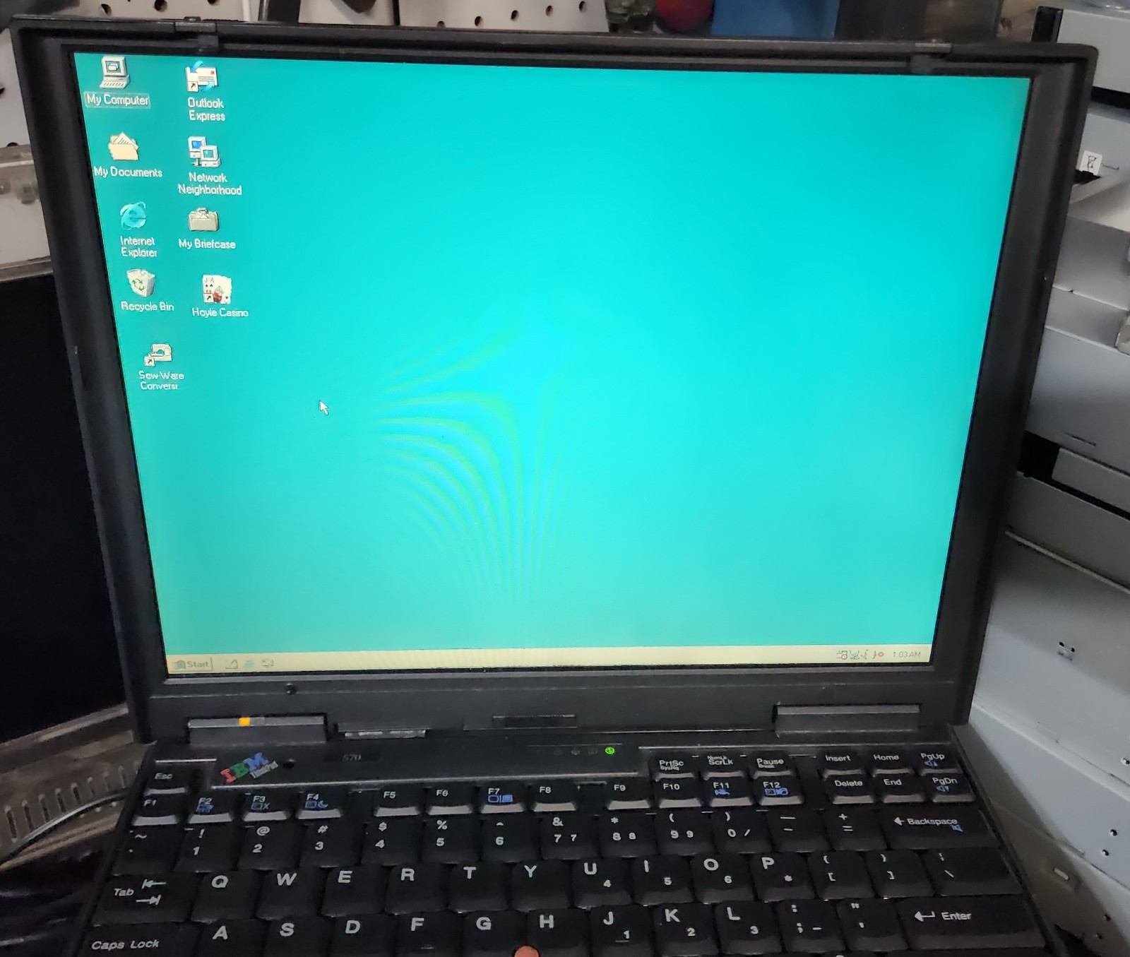 VINTAGE IBM ThinkPad 570 13″ Laptop Intel Pentium 2 192mb RAM 98SE W/ DOCK WORKS