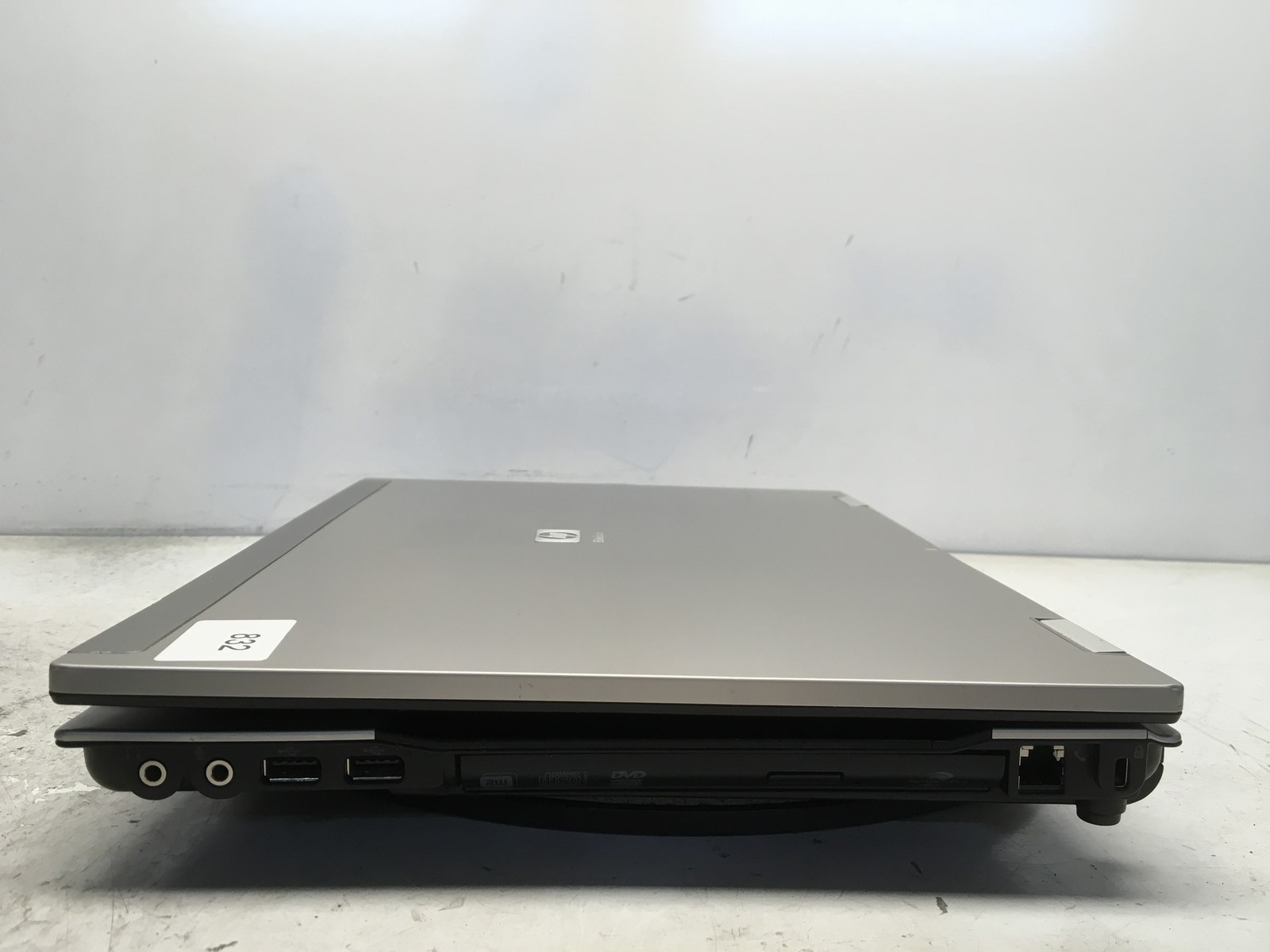 HP EliteBook 8530P Intel Core 2 Duo T9400 2.53GHz 4 GB NO HDD No Batt
