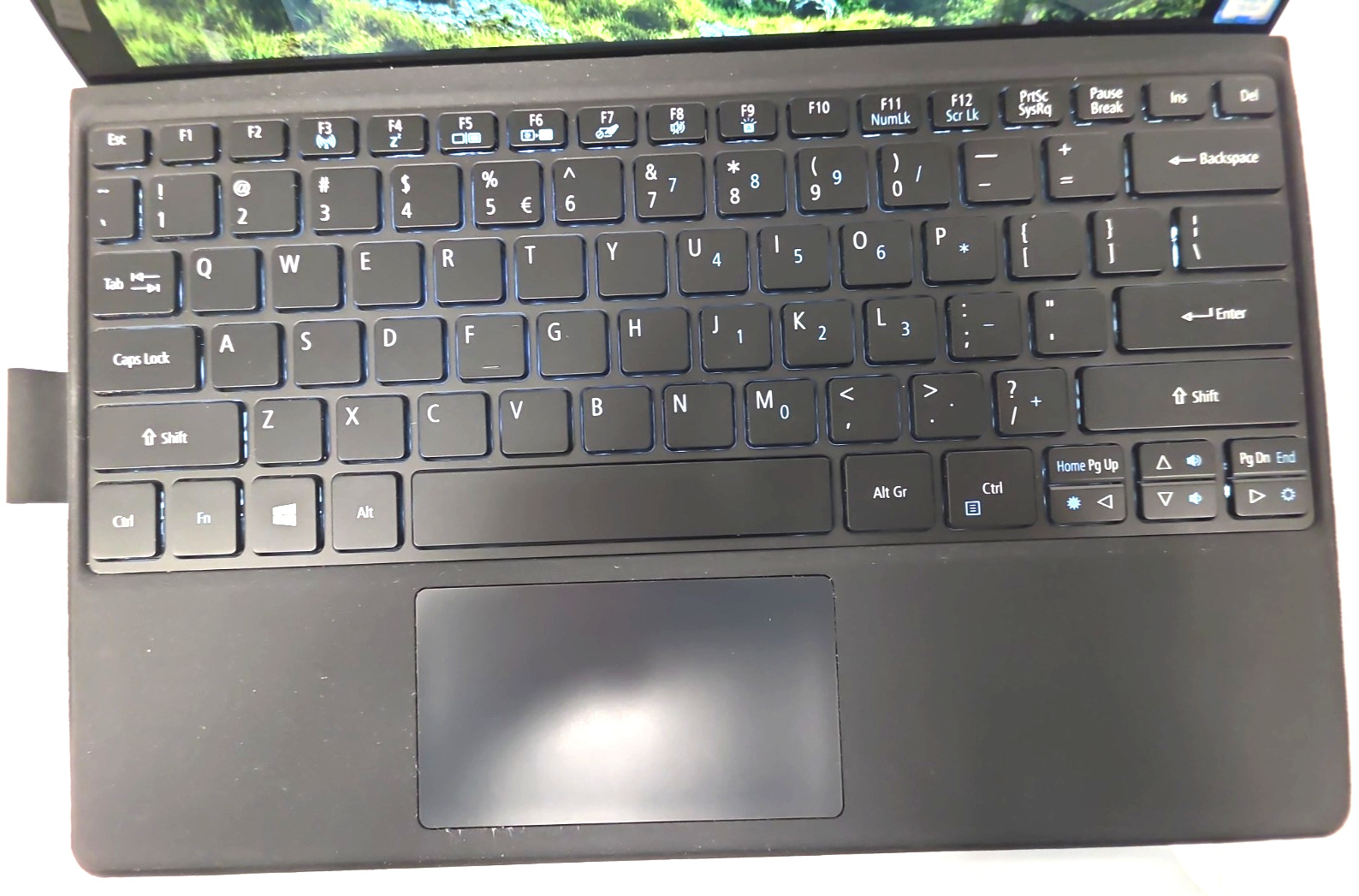 Acer Switch 5| Intel Core i3-7130U| 4GB RAM| 128GB SSD| Win 10 Pro| Keyboard