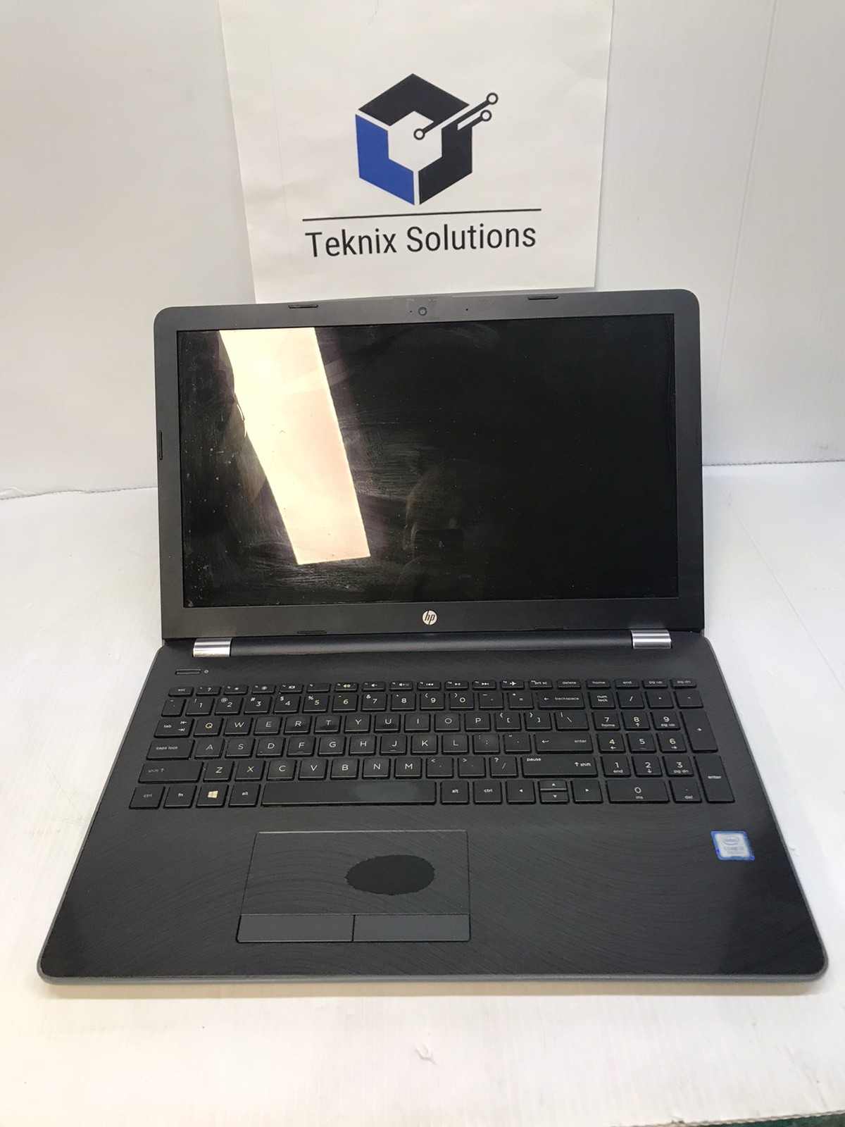 HP 15-bs059od Intel Core i3 7th Gen. 8GB RAM NO HDD Broken Screen *Read*