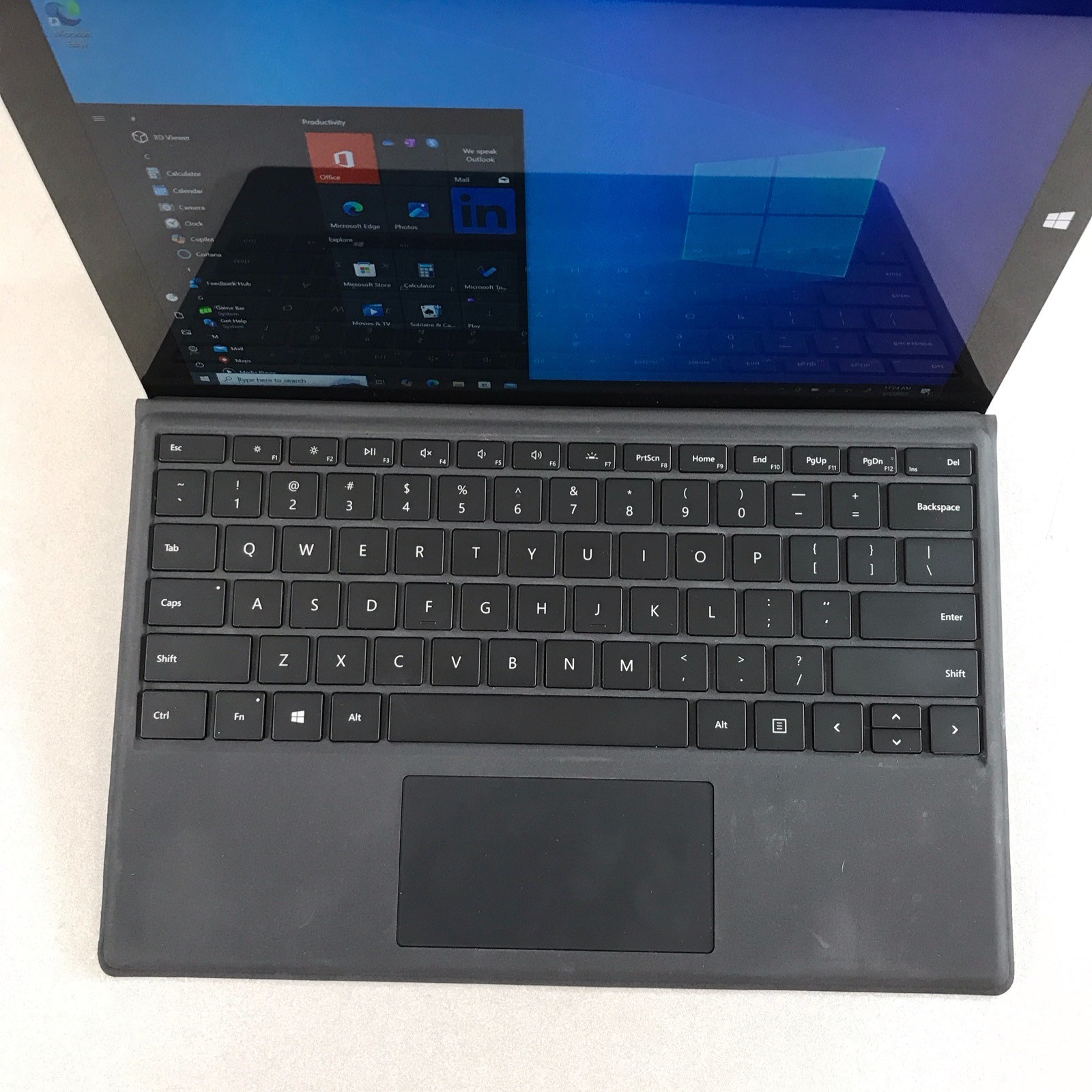 Microsoft Surface Pro 3 Intel i3-4020Y 4GB RAM 64 GB SSD Win 10 Pro