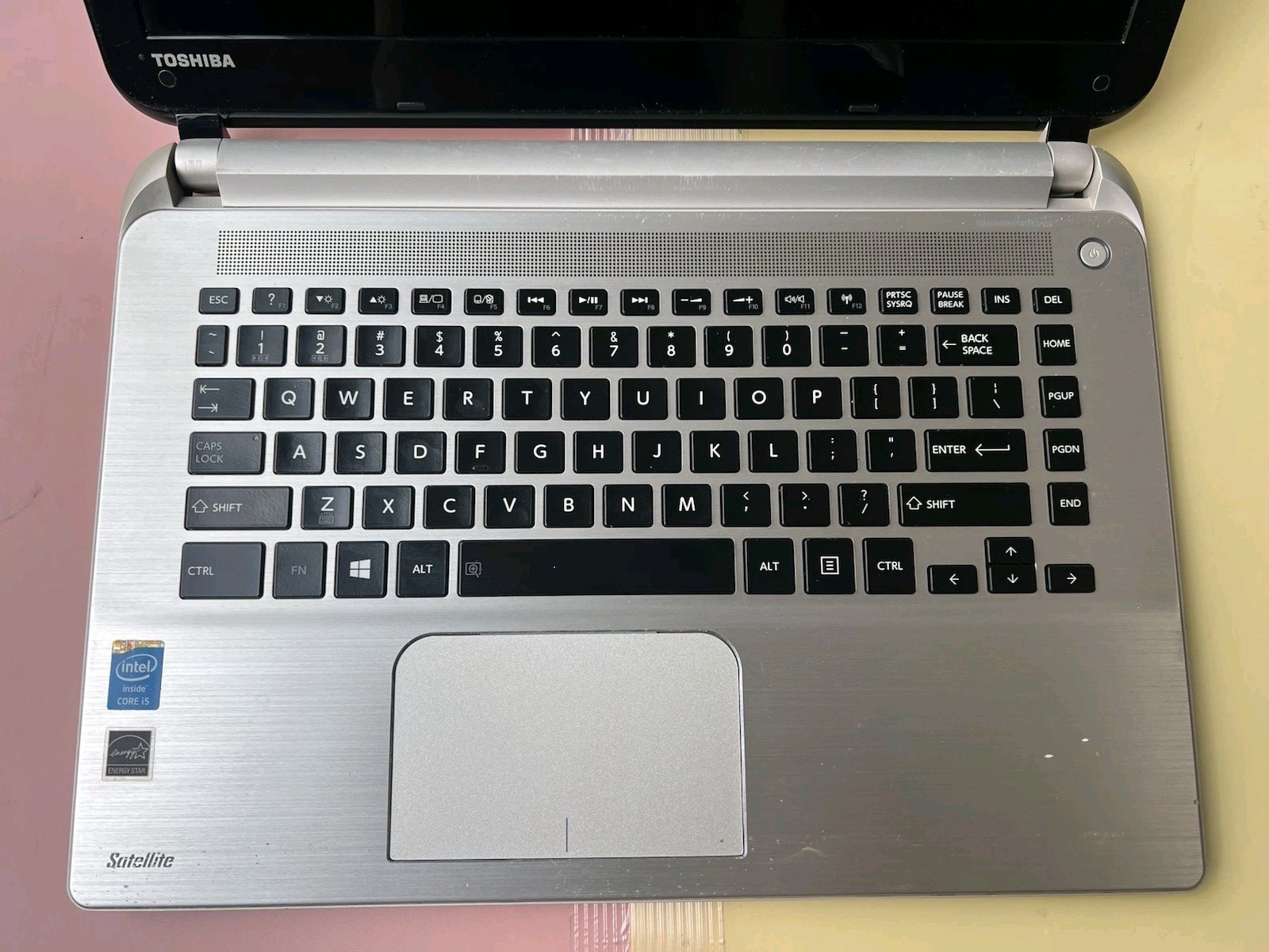 TOSHIBA SATELLITE E45-B4200 Core i5-4210U 6GB RAM 750GB HDMI BLUETOOTH 1920X1080