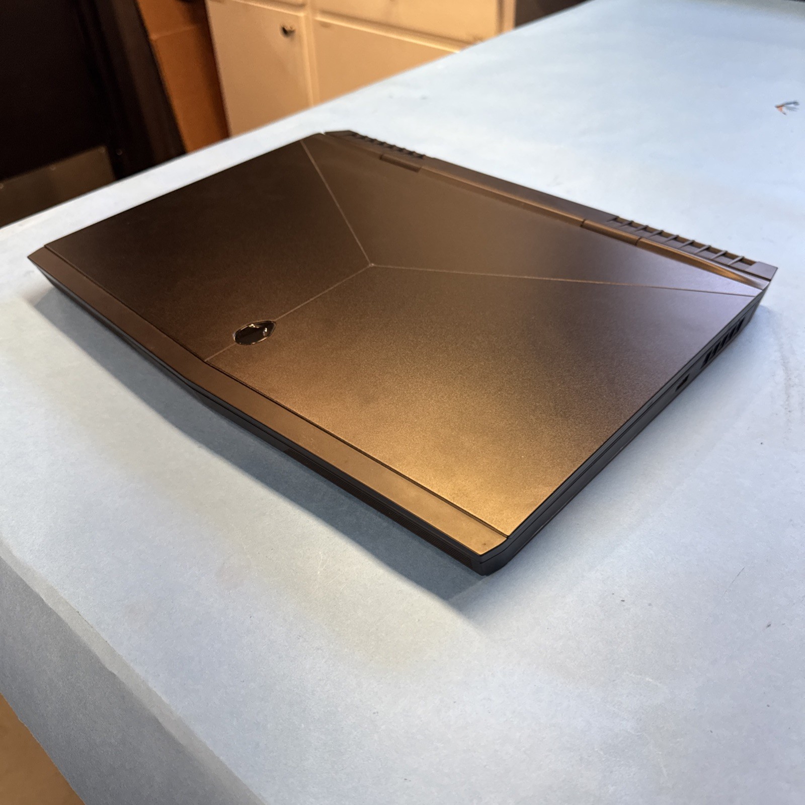 Alienware 17 R5 17.3″ Gaming Laptop-i9-8950HK-16GB RAM-500 GB HDD-1 TB SSD