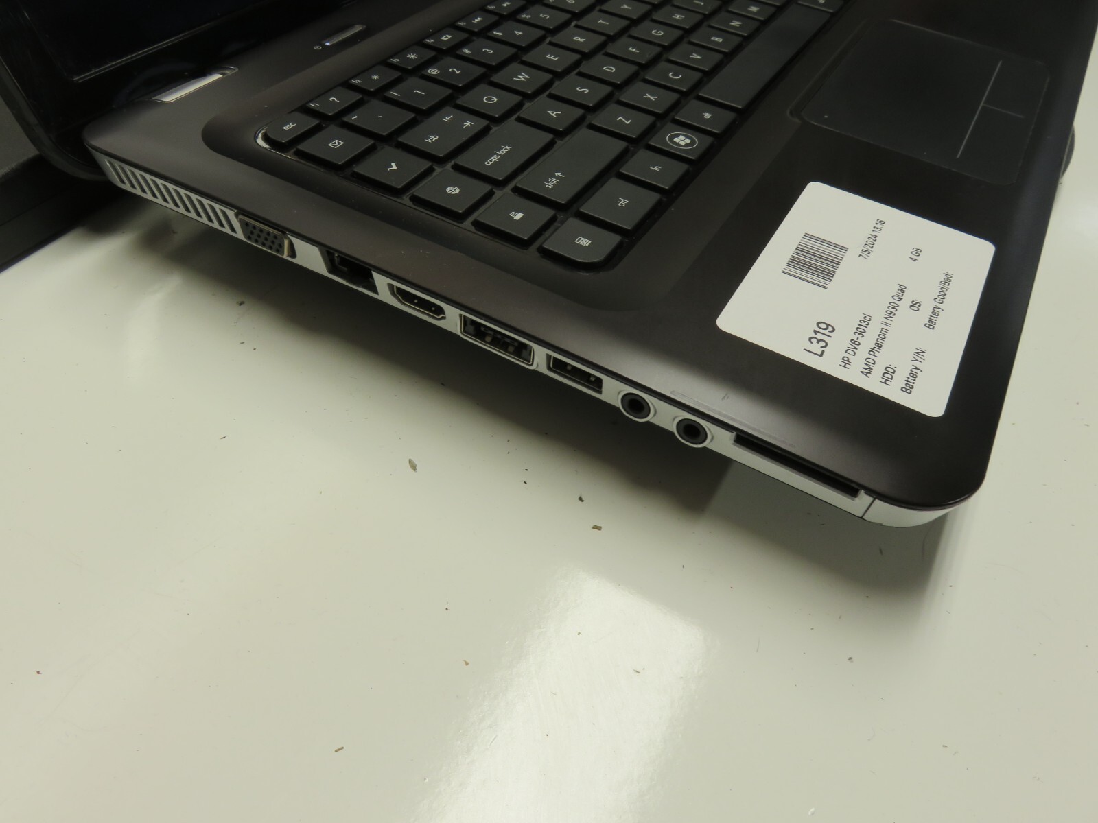 HP Pavilion DV6-3013cl Laptop AMD Phenom 2 x4 4GB Ram No HDD or Battery