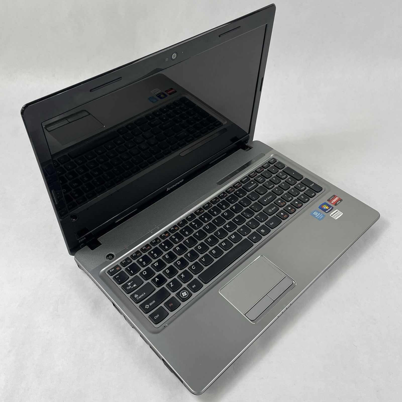 Lenovo IdeaPad Z565 15.6″ AMD Phenom 2 N660 3.0GHz 4GB RAM No SSD/OS/AC/Battery