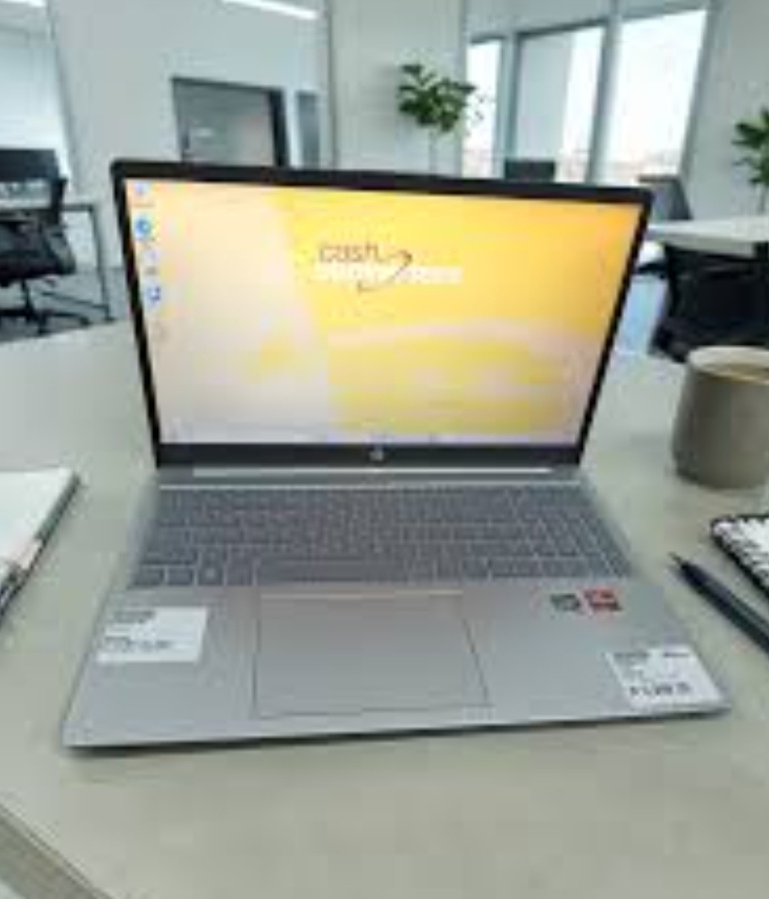 touch screen HP 15-fc0xxx 15.6″ FHD Ryzen 5 16GB 256GB SSD Win 11 Home Silver