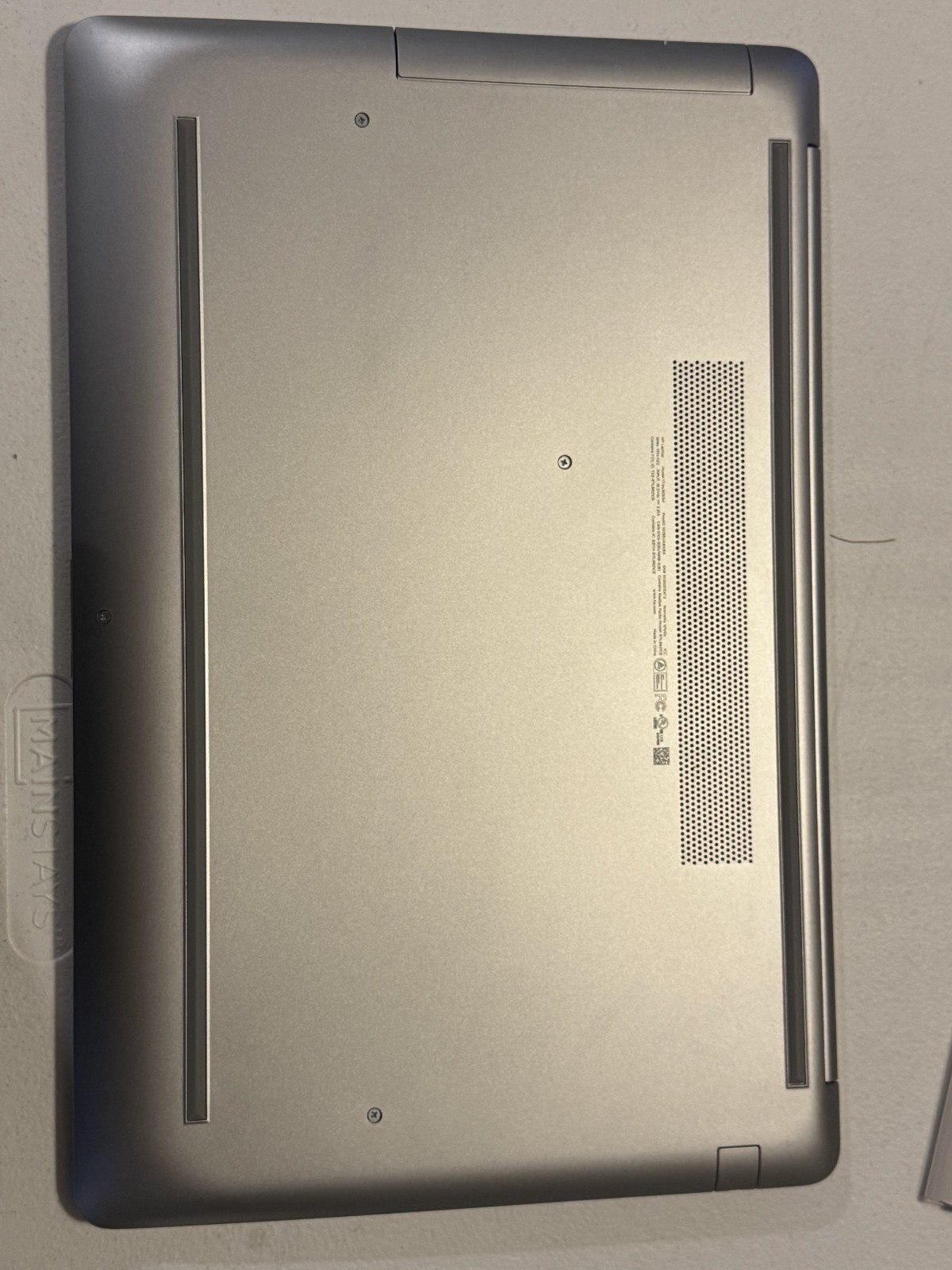 HP Laptop 17-by3053cl – Intel Core i5-1035G1 – 12GB RAM – 1TB HDD