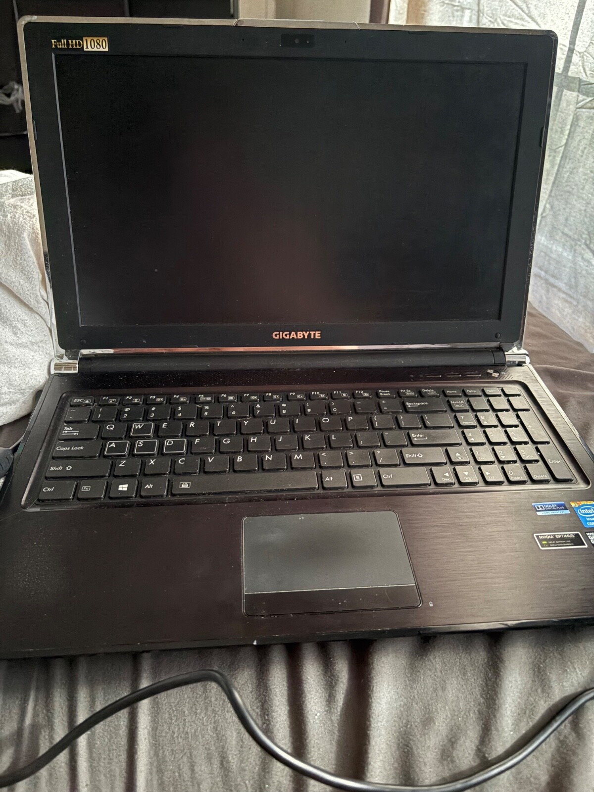 Gigabyte (Yellow) Gaming laptop-P25V2