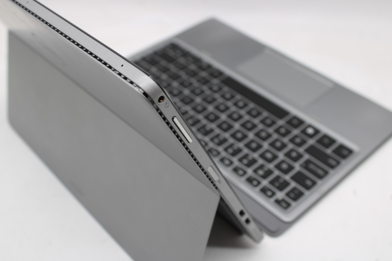 Dell Latitude 7200 2-in-1 – Touch, W11 Pro, 256GB NVMe, 8GB RAM, Intel i5-8365U