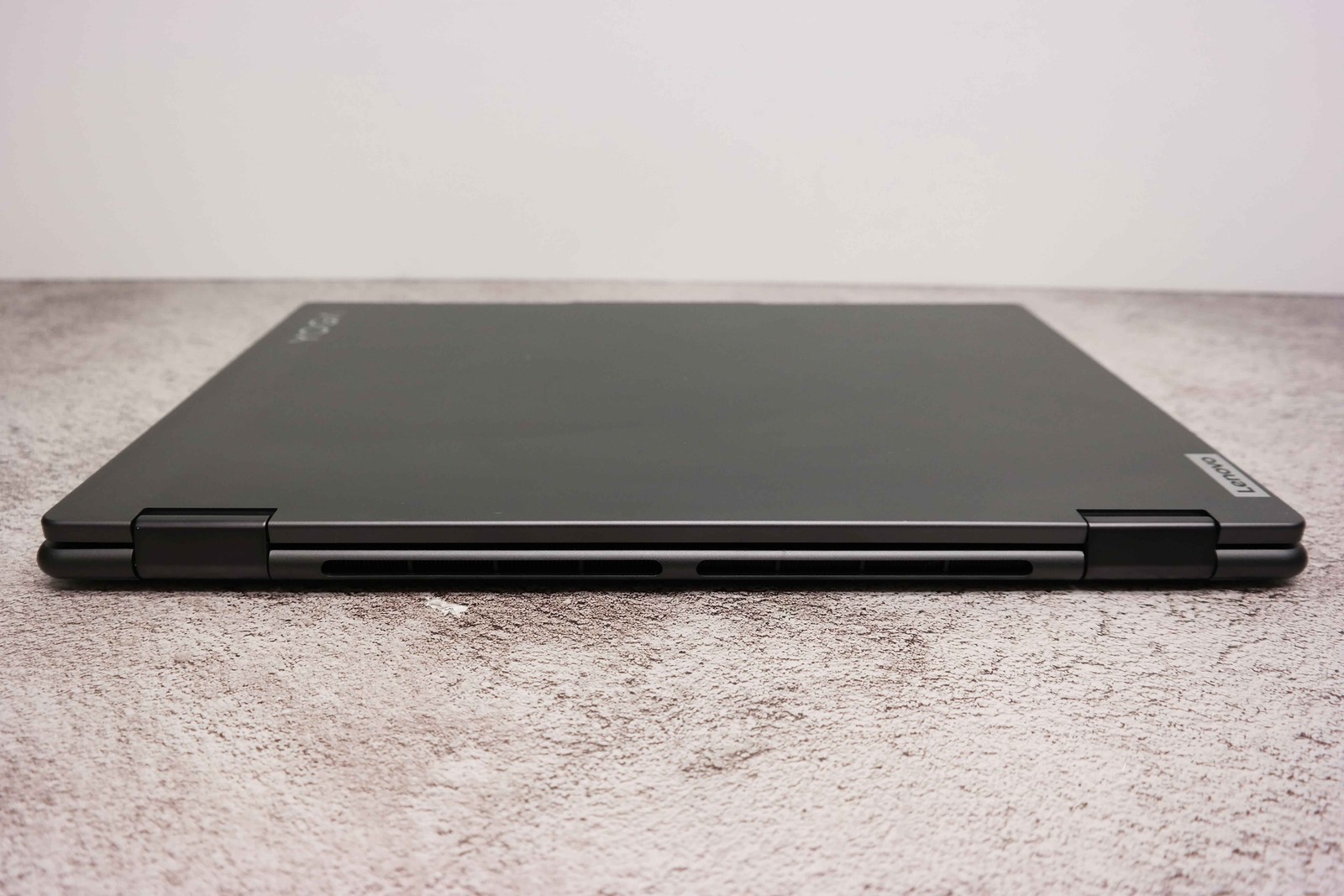 Lenovo Yoga 7i 16IML9 16″ Core Ultra 7 155U 16GB BROKEN