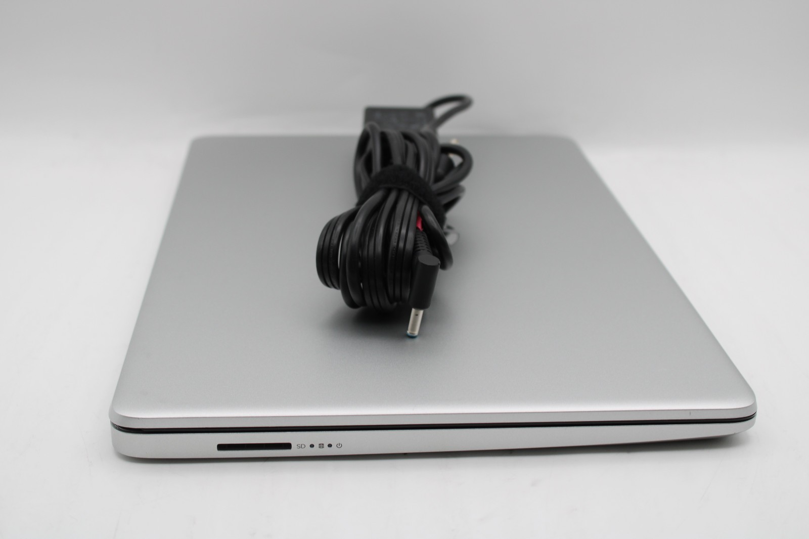 HP 14-dq0703dx _ Pentium Silver N5030 _ 16GB RAM _ 256GB SSD _ No OS